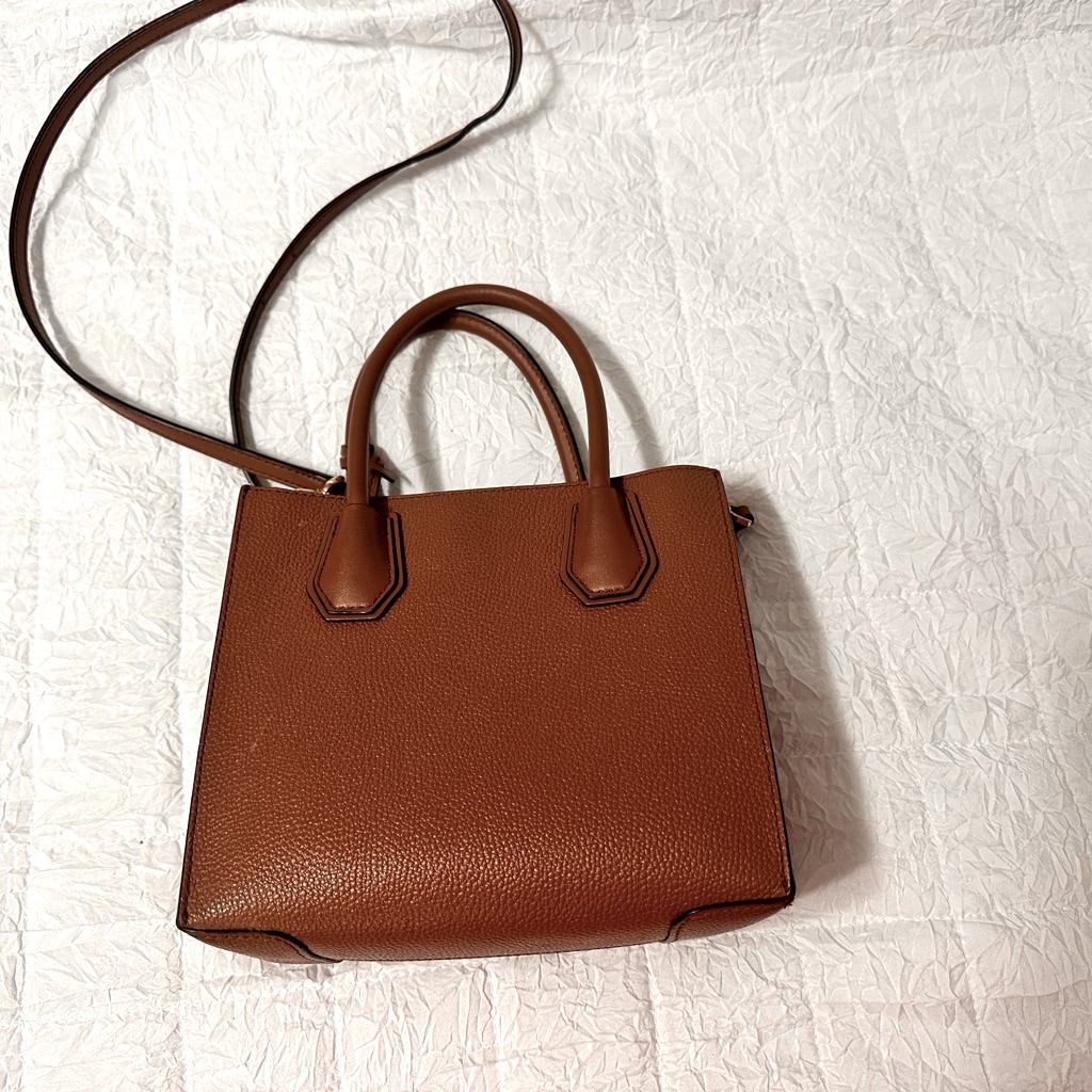 Mercer Medium Pebbled Leather Cross Body Bag.